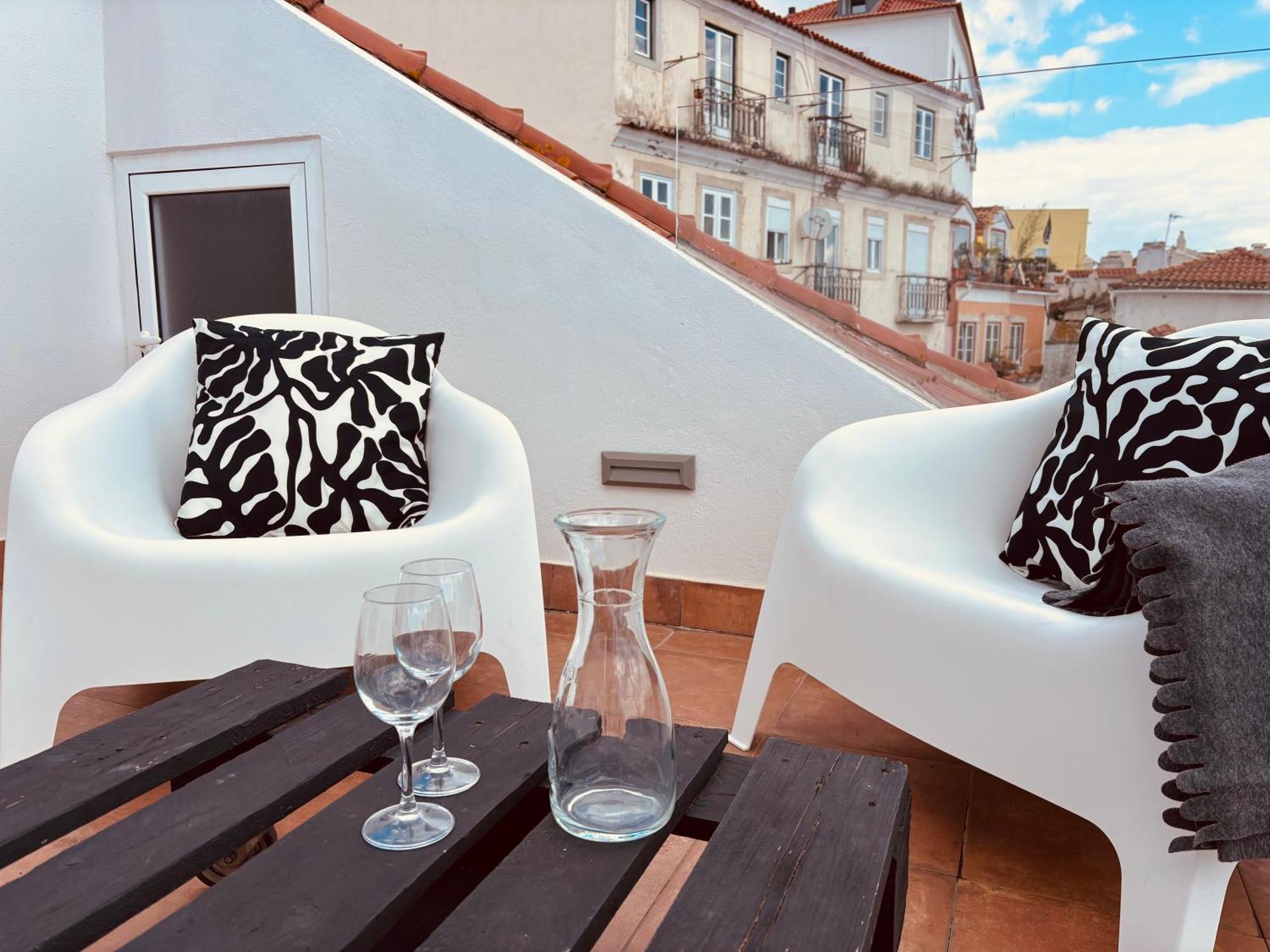 Cosy Alfama Hideout - With Rooftop Terrace * Lisbon