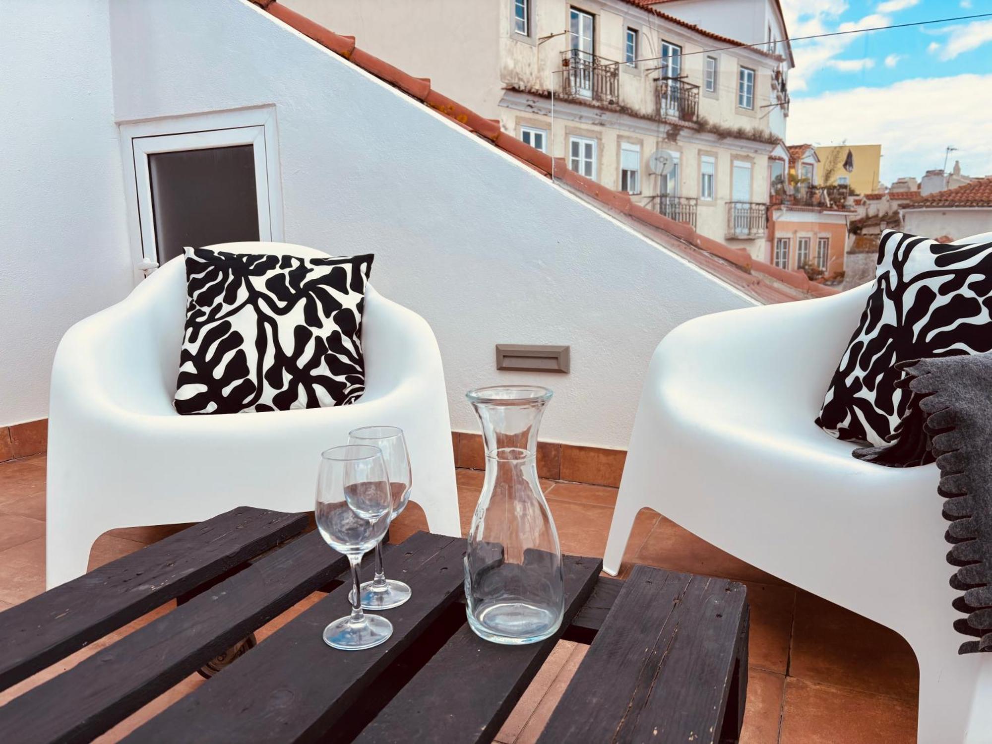 Cosy Alfama Hideout - With Rooftop Terrace